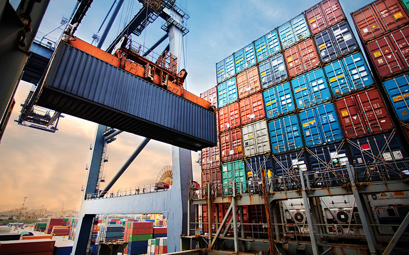 Port-industry-operations-crane-containers