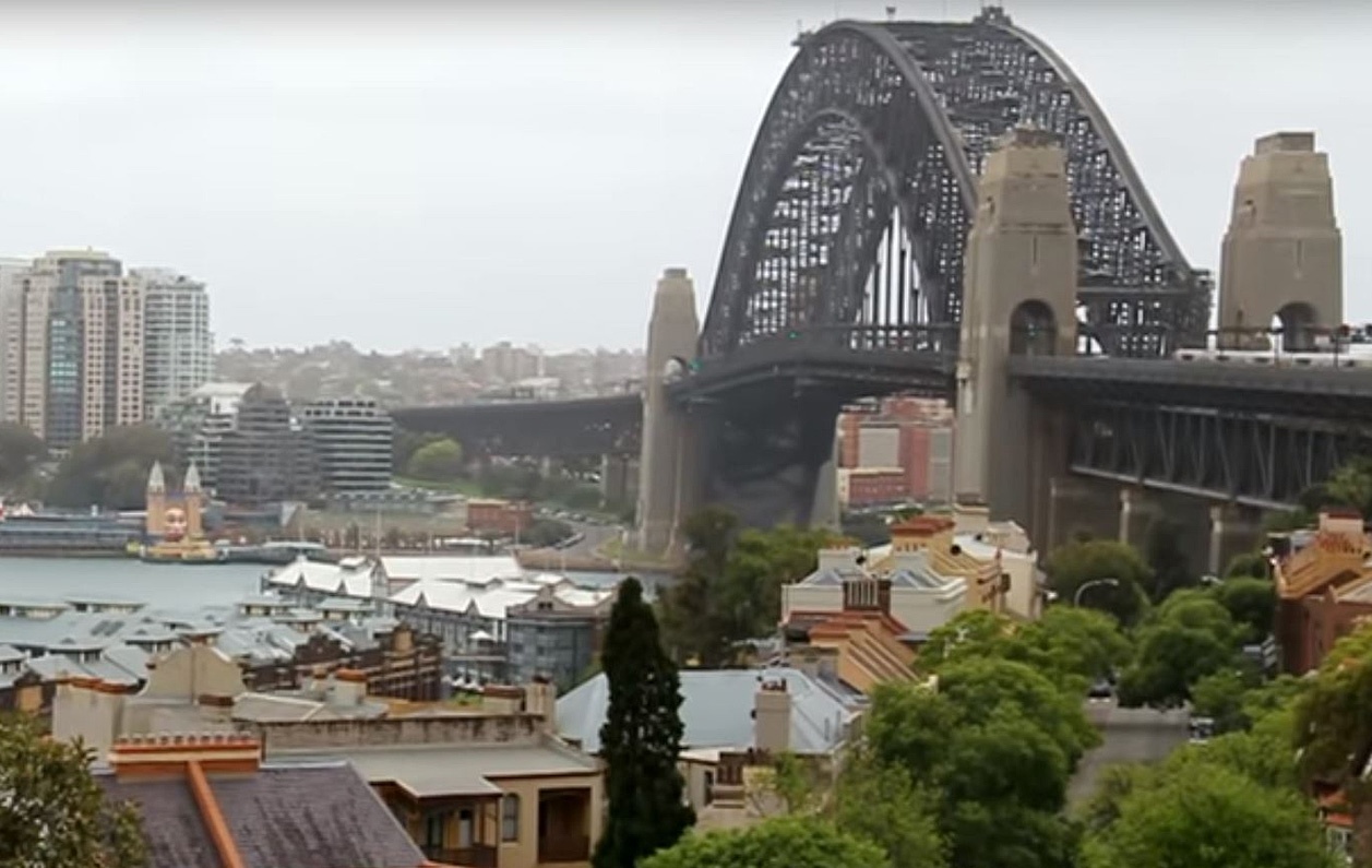 Sydney Harbour Bridge smart signs allow faster incident response time